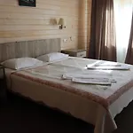 Hotel екосадиба водограй
